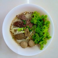 เมนูของร้าน ก๋วยเตี๋ยวรสเด็ด รอบเวียง