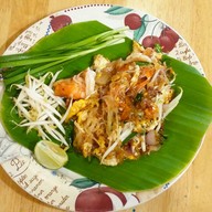 เมนูของร้าน ผัดไทยสูตรโบราณ หน้าหมู่บ้านสมชาย