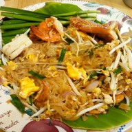 เมนูของร้าน ผัดไทยสูตรโบราณ หน้าหมู่บ้านสมชาย