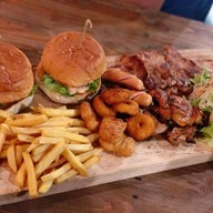 เมนูของร้าน ohio's burger station
