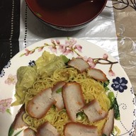 เมนูของร้าน บะหมี่เกี๊ยวหมูแดง เฉลิมพระเกียรติ ร.9 ซอย 30