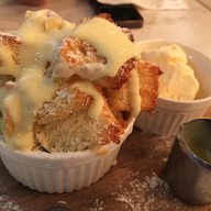 Food or drink of White Day Patisserie Siam Center