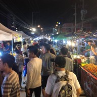 ถนนคนเดินสันกำแพง