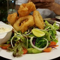 ผักสลัดสดกรอบ น้ำสลัดรสชาดดี