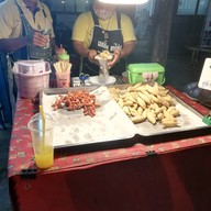 ถนนคนเดินสันกำแพง