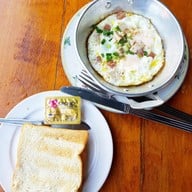 เมนูของร้าน SIX O'CLOCK Breakfast & coffee