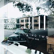 หน้าร้าน One Two Two Coffee Bar X Pas Normal Studios Acmen Ekamai Complex