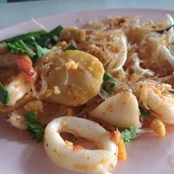 เมนูของร้าน ร้านเลิศรสโภชนา วัดอุดม ผัดไทยวุ้นเส้น
