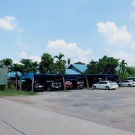 หน้าร้าน เจ๊วรรณลาบเป็ด