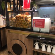 หน้าร้าน หน่อย Emquartier