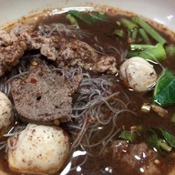 เมนูของร้าน ก๋วยเตี๋ยวเรือซิ่งแฉล้มนิมิตร
