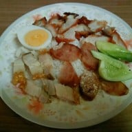 เมนูของร้าน ข้าวหมูแดงหมูกรอบราชบุรี