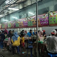 บรรยากาศ ร้านส้มตำวงเวียนน้ำพุ{ข้างดับเพลิง รพ หาดใหญ่