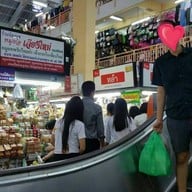 ตลาดวโรรส