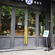 หน้าร้าน Brew&Bev Bistro