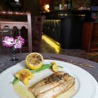 เมนูของร้าน M.T.Rollin Club