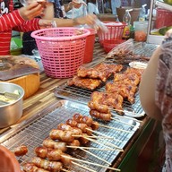 บรรยากาศ ลาบเป็ดลุงหนวด