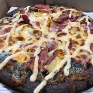 เมนูของร้าน Pizza Hut เดลโก้ สาธุประดิษฐ์