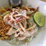 เมนูของร้าน ก๋วยเตี๋ยวซอย12 สาขา 1 บ้านบึง สาขา1 บ้านบึง