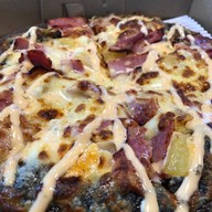 เมนูของร้าน Pizza Hut เดลโก้ สาธุประดิษฐ์