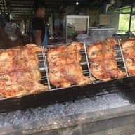 บรรยากาศ ไก่ย่างวิเชียรบุรี สนามบินน้ำ