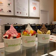 บรรยากาศ Pinkberry Crystal Veranda