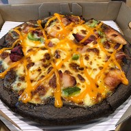 เมนูของร้าน Pizza Hut เดลโก้ สาธุประดิษฐ์