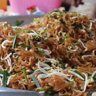 หมี่ผัด ก๋วยเตี๋ยวผัด ตลาดโก้งโค้ง