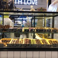 หน้าร้าน Baked With Love สุขุมวิท