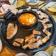 Ungteori Korea BBQ Myeongdong