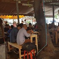 ก๋วยเตี๋ยวไก่มะระน้าสา สน.ทองหล่อ