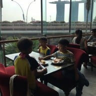 บรรยากาศ Starbucks The Fullerton Waterboat House