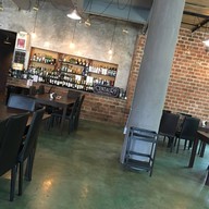 บรรยากาศ Salmon A-Gusto ชลบุรี
