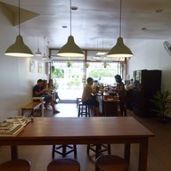 บรรยากาศ Simply Happy