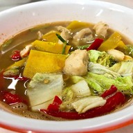เมนูของร้าน ยำไก่แซ่บ