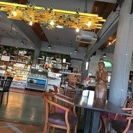 บรรยากาศ Salmon A-Gusto ชลบุรี