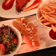 เมนูของร้าน The Lantern Bar Fullerton Hotel