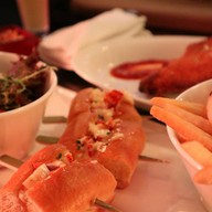 เมนูของร้าน The Lantern Bar Fullerton Hotel