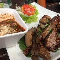 เมนูของร้าน The Three Little Pigs ท่าตลาด