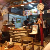 บรรยากาศ ยักไหล่ Burger ธัญบุรี คลอง 6
