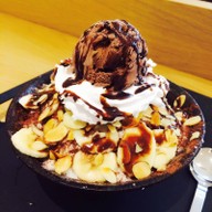 เมน Choco Banana Snow Flake ของ Nunsaram Korean Dessert Cafe United Square Wongnai