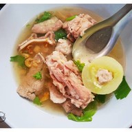 เมนูของร้าน เจ๊แอ๋ว ต้มเลือดหมู โจ๊ก