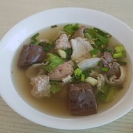 เมนูของร้าน ข้าวขาหมู สนามไดร์ฟกอล์ฟ ทบ.