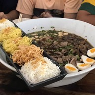 เมนูของร้าน เด็กเส้นนายก