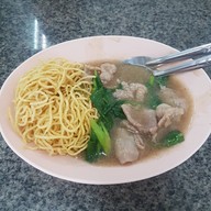 นายเคี้ยงเอ็มไพร์ จรัญสนิทวงศ์ 27