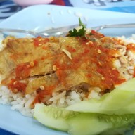 เมนูของร้าน ข้าวมันไก่ทอดเจ๊แกะ
