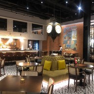 บรรยากาศ The Newsroom Cafe Deli