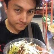 ขนมจีนพี่เล็ก กาดสวนแก้ว