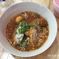 เมนูของร้าน เกี๊ยวอ้วนอาม่า