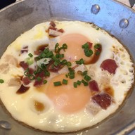 เมนูของร้าน Graceland